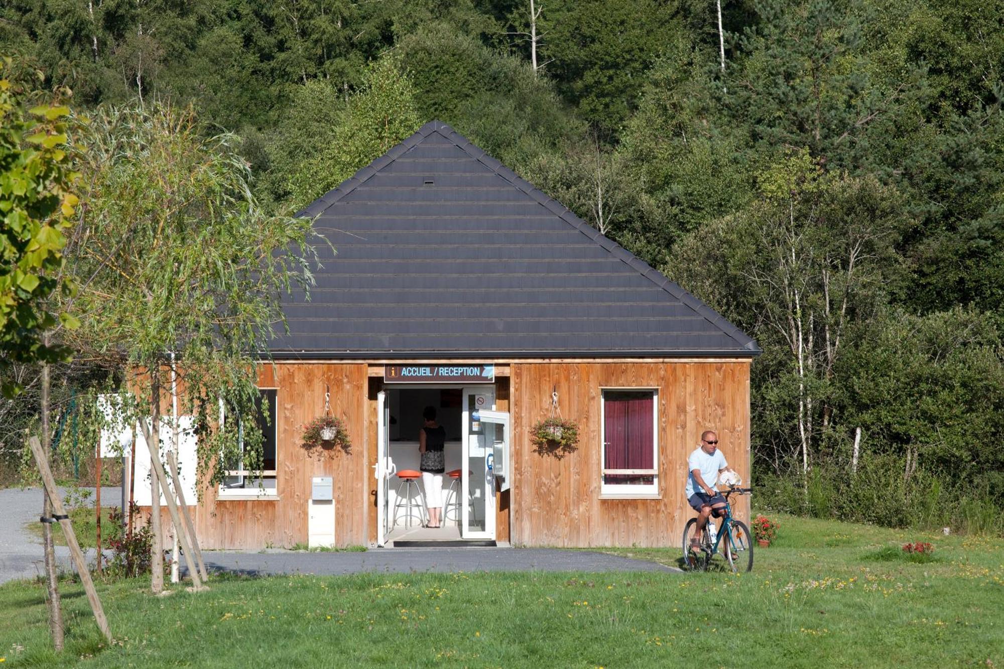 Vacanceole - Residence Le Domaine Du Bosquet Égletons Exteriér fotografie
